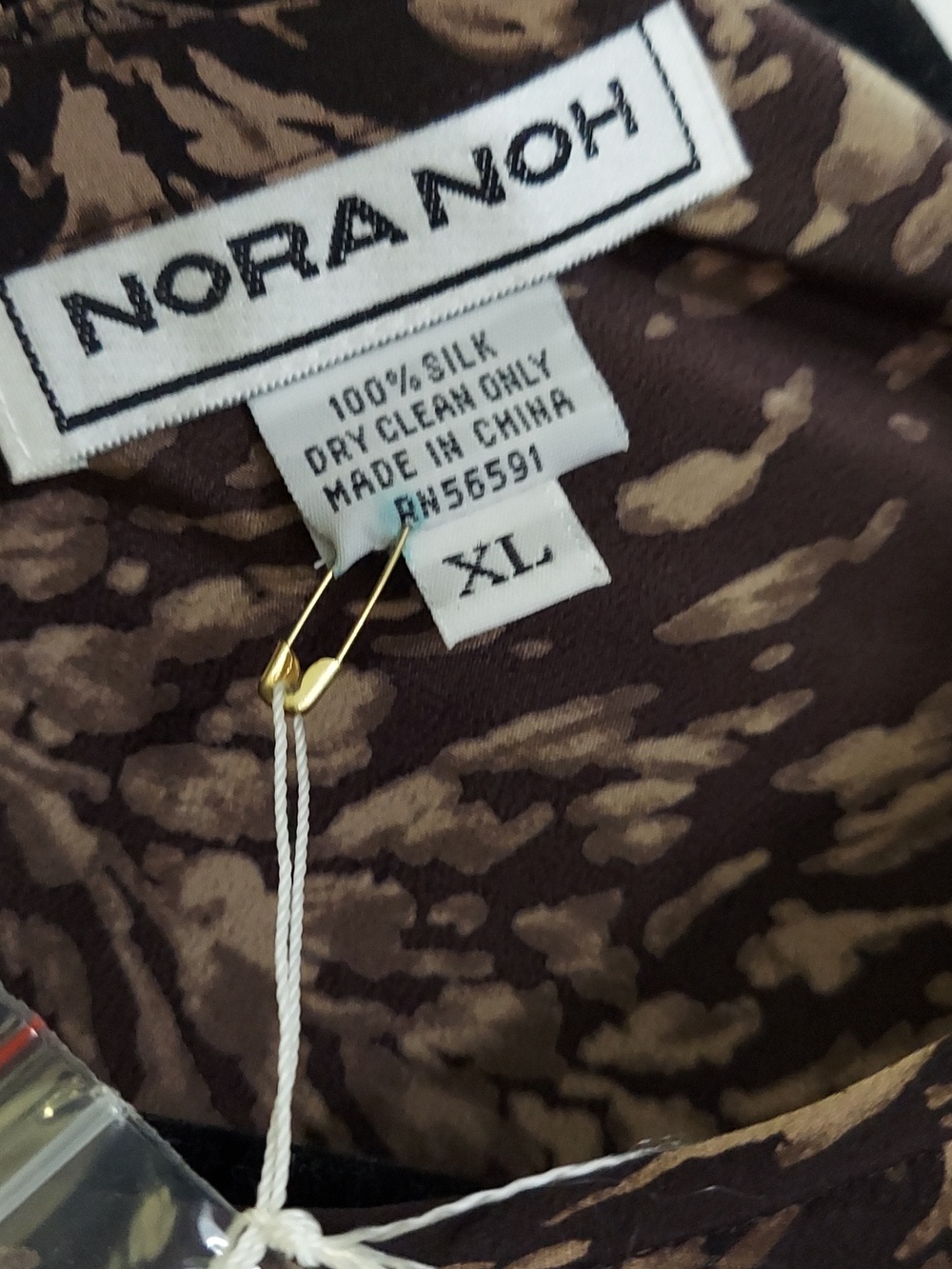 Nora Noh Top, Size XL, New, 100% Silk, "Feather Java" Round Neck - Picture 3 of 7